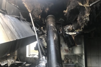 В Харькове спасатели потушили пожар в пабе