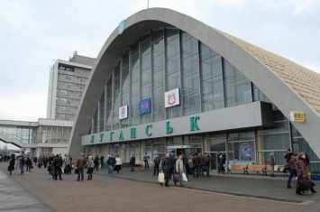 В ж/д вокзале Луганска продают билеты в РФ для получения паспорта