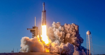 Илон Маск запустит в космос ракету с человеческим прахом
