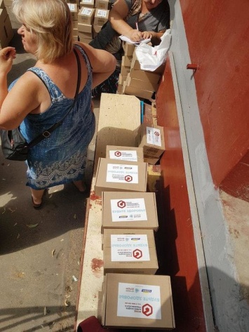 Коробки с лекарствами: в Харькове снова пытались подкупить избирателей, - ФОТО