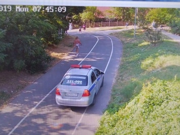50 км/час: автомобиль охранной фирмы гонял по Трассе здоровья