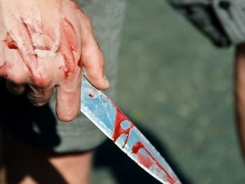 Страшно жить: среди дня неизвестный изрезал ножом мужчину