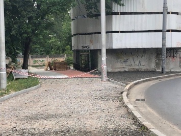 Возле недостроенного Шулявского моста начали прокладывать велодорожку, - ФОТО