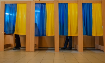 Чиновники-изгнанники вновь обживаются в украинском политикуме: есть ли у них шанс