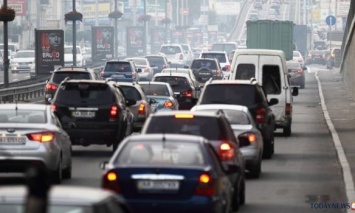 В Киеве из-за ремонта Борщаговского путепровода образовалась 5-километровая пробка