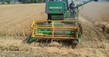 Украина каждый год теряет огромные объемы урожая из-за нехватки комбайнов