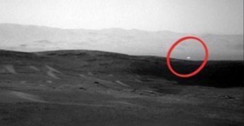 Демон Марса попал на снимок. NASA рассекретило фото с Марса с живыми существами