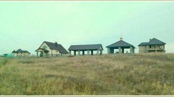 В Бердянской епархии строится необычный монастырь - в степи