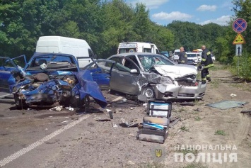 В Хмельницкой области произошло ДТП, пострадало шесть человек