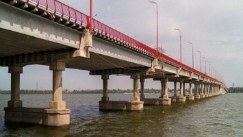 «Недоброе утро»: в Днепре остановилось движение на мостах