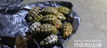 В Одессе ранее судимый боец ВСУ пытался продать 15 гранат за 14 тысяч