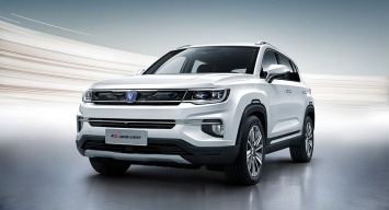 Китайцы везут в Россию новый кроссовер Changan CS35 Plus