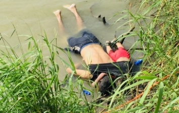 Отец с годовалой дочкой утонули на глазах у матери на границе США и Мексики