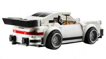 Porsche 911 Turbo 1974 года получил «прописку» в Lego