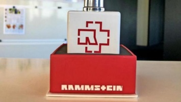 Rammstein выпустили духи с "нотками кокаина и героина"