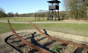 Нидерландская железнодорожная компания Nederlandse Spoorwegen выплатит по 15 тыс. евро евреям, пострадавшим от Холокоста