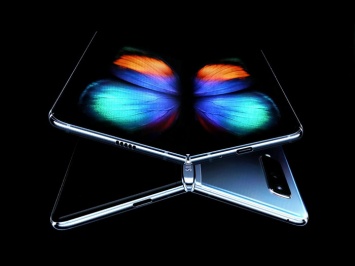 Galaxy Fold 2 от Samsung может быть складным, как Motorola Razr