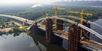 На Днепре строят огромный мост, который станет самым большим в Европе (Видео)