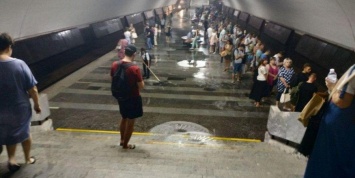 В Харькове затопило одну из станций метро (ВИДЕО)