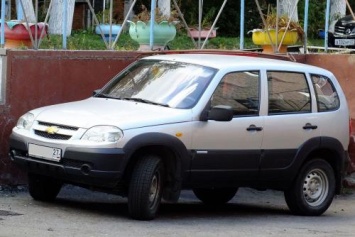 «Дно полное»: Состояние подержанной Chevrolet Niva за 80 000 рублей ужаснуло сеть