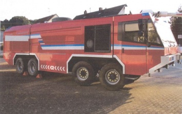 Николаевский аэропорт покупает пожарную машину 20-летней давности за 7,7 млн. грн. Зато с новым ведром и лолпатой (ДОКУМЕНТ)