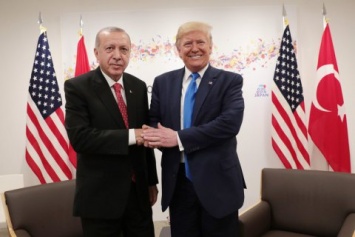 Эрдоган: Трамп пообещал не вводить санкции против Турции за С-400