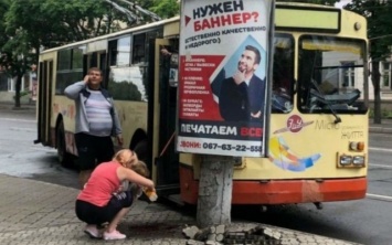 ДТП на Днепропетровщине: троллейбус въехал в столб