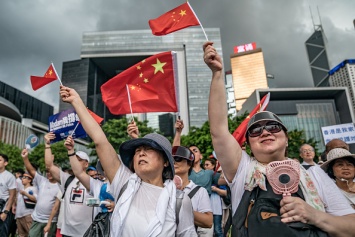 Гонконг охватили массовые протесты в годовщину возвращения Китаю: фото и видео