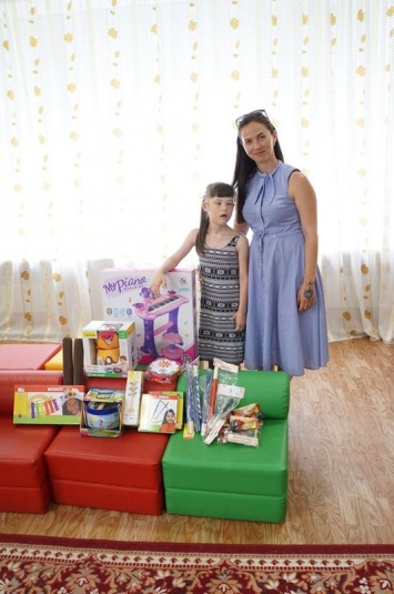 В Новой Каховке Центр реабилитации детей-инвалидов получил благотворительную помощь