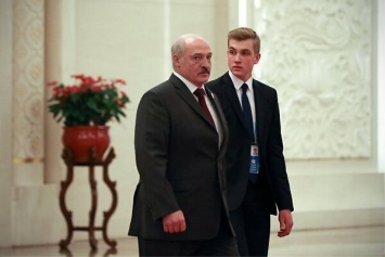 Не будет президентом? Сын Лукашенко удивил сеть выходом в народ. Видео