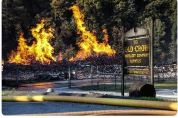 В США пожар уничтожил 7 млн. литров виски Jim Beam (ФОТО, ВИДЕО)