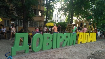 Таировский депутат подарит маленьким одесситам 28 детских площадок за год