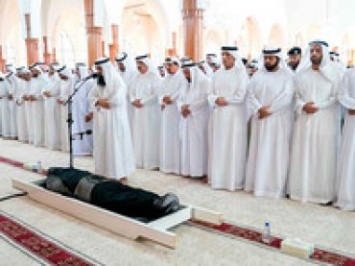 В ОАЭ объявлен трехдневный траур после смерти шейха во время секс-вечеринки в Великобритании