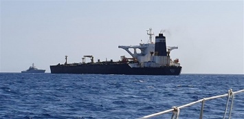 В составе экипажа задержанного вблизи Гибралтара танкера есть украинцы