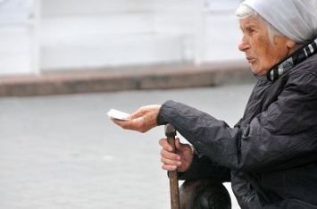 Курам на смех: украинским пенсионерам добавили к пенсии 67 грн