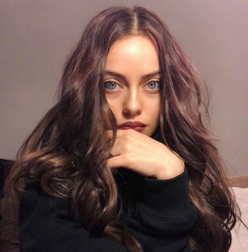 Певица Катя Кищук опубликовала горячее фото своей груди, которое вызвало повышенный интерес среди подписчиков