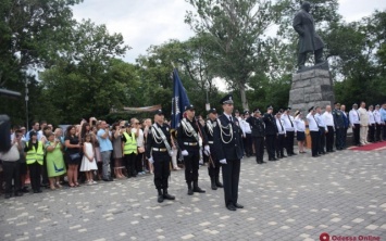 Ряды одесской полиции пополнили 177 выпускников университета внутренних дел (ФОТО)