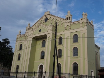 В синагогу Дрогобыча впервые со времен Второй мировой войны внесен свиток Торы (фото)