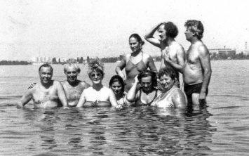 Уникальное фото Аллы Пугачевой в купальнике в Херсоне