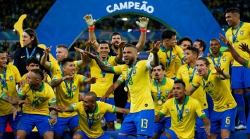 Бразилия в напряженном финале Копа Америка победила Перу