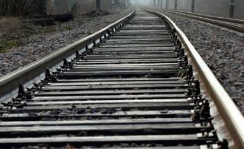 На Николаевщине 17-летняя девушка бросилась под поезд