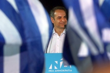 Новый премьер Греции Мицотакис принял присягу