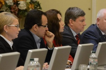 Партия Порошенко готова инициировать заседание ВРУ для реакции на информагрессию против Украины