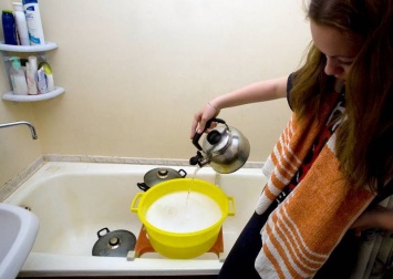 В Киеве десятки домов остались без горячей воды