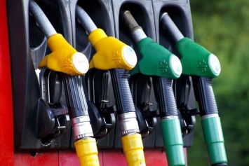 Известную сеть АЗС поймали на торговле нелегальным топливом