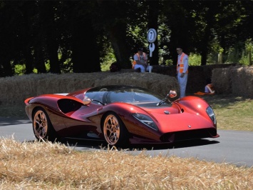 Возрожденную De Tomaso обвинили в копировании дизайна Ferrari и Pagani
