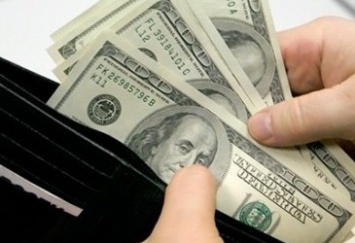 Верховный суд признал правомерной фиксацию зарплаты в валюте