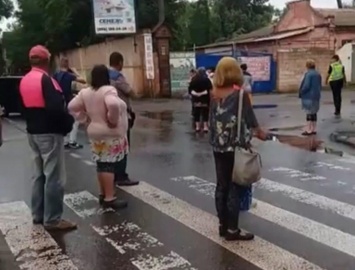 Больше недели без света: жители Кривого Рога массово перекрывают дороги