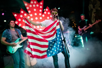 Украинский инди-рокер Alex Peakman выпустил дебютный трек: "Я вырос на американской музыке"
