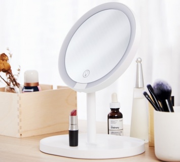Xiaomi выпустила зеркало для макияжа с сенсорным управлением и светодиодной подсветкой